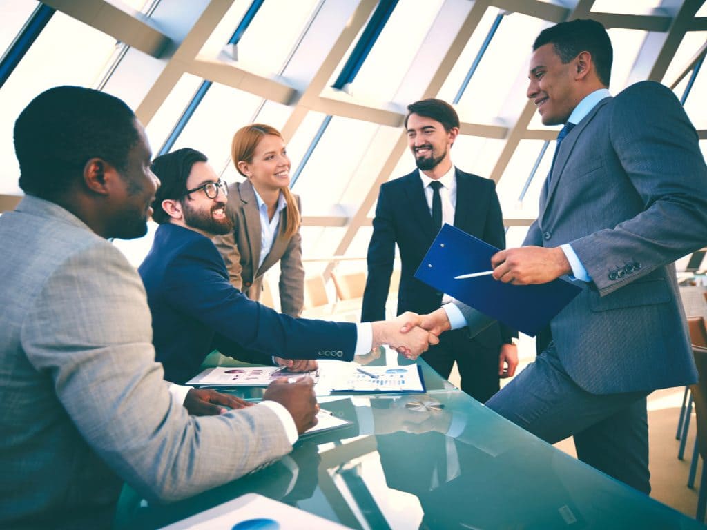 Tela com empresas conveniadas do Clubemp